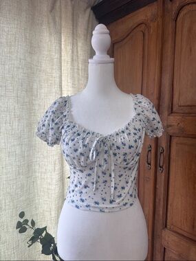 SHEIN Blue & White Floral Tie-Front Puff Sleeve Crop Top